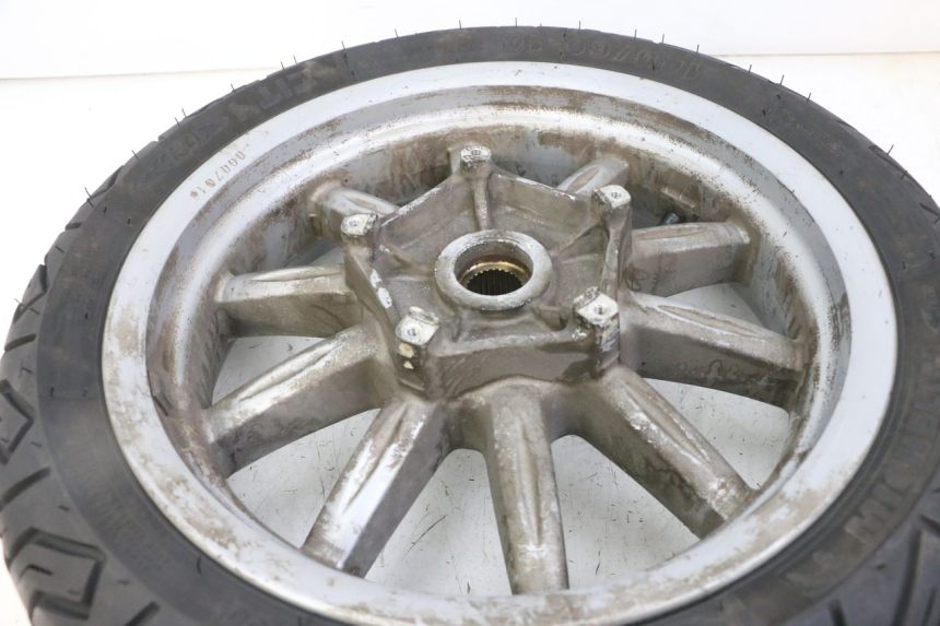 photo de CERCHIO POSTERIORE E PNEUMATICO PIAGGIO MP3 LT 300 (2010 - 2016) - Altra angolazione