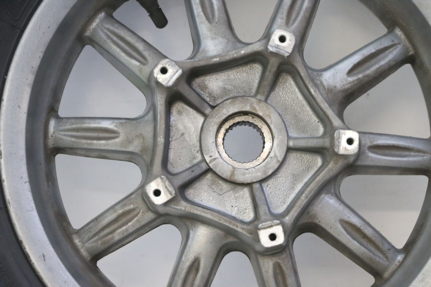 photo de CERCHIO POSTERIORE E PNEUMATICO PIAGGIO MP3 125 (2006 - 2014) - Ispezione visiva dettagliata