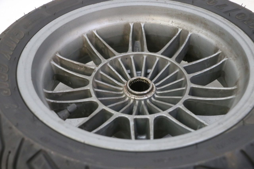 photo de CERCHIO POSTERIORE E PNEUMATICO PIAGGIO MP3 125 (2006 - 2014) - Altra angolazione