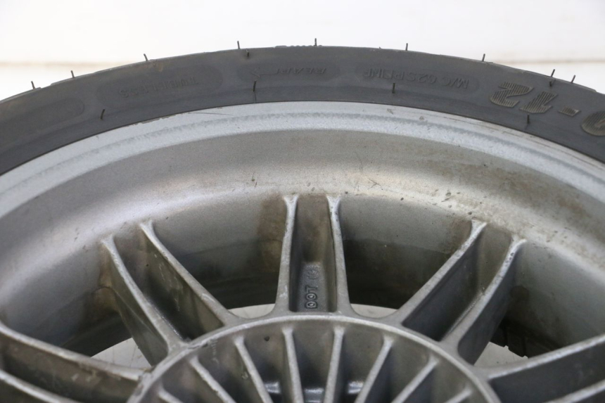 photo de CERCHIO POSTERIORE E PNEUMATICO PIAGGIO MP3 125 (2006 - 2014) - Vista d'insieme del prodotto