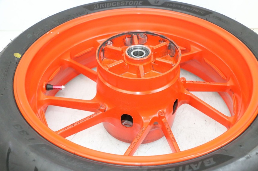 photo de CERCHIO POSTERIORE E PNEUMATICO YAMAHA MT-07 MT07 ABS 700 (2018 - 2020) - Primo piano tecnico