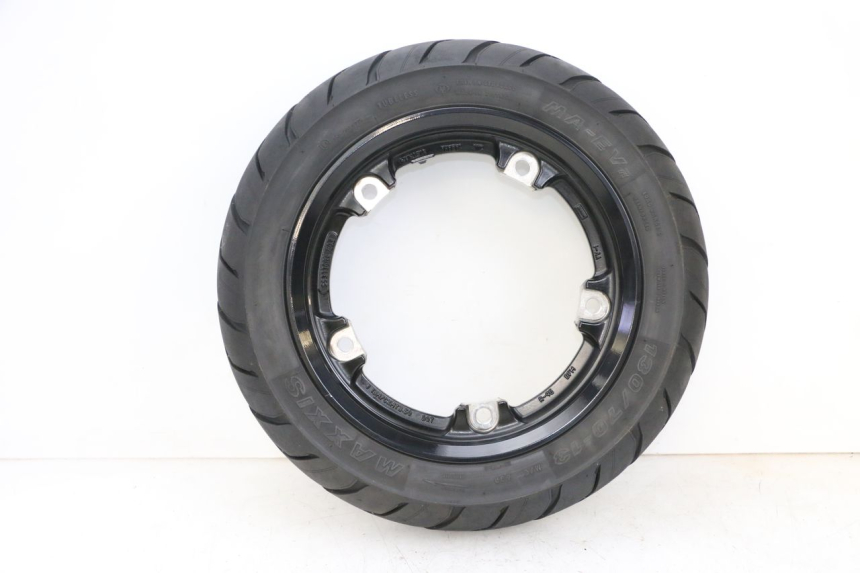 photo de CERCHIO POSTERIORE E PNEUMATICO YAMAHA NEO'S CORE 1 (2022 - 2026) - Vista d'insieme del prodotto