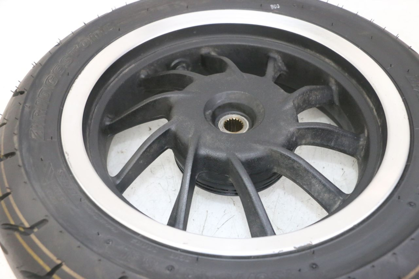 photo de CERCHIO POSTERIORE E PNEUMATICO KYMCO LIKE 4T 50 (2019 - 2025) - Ricambio usato controllato