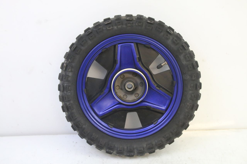 photo de CERCHIO POSTERIORE E PNEUMATICO YAMAHA PW 50 (1984 - 2025) - Dettagli dei punti di fissaggio