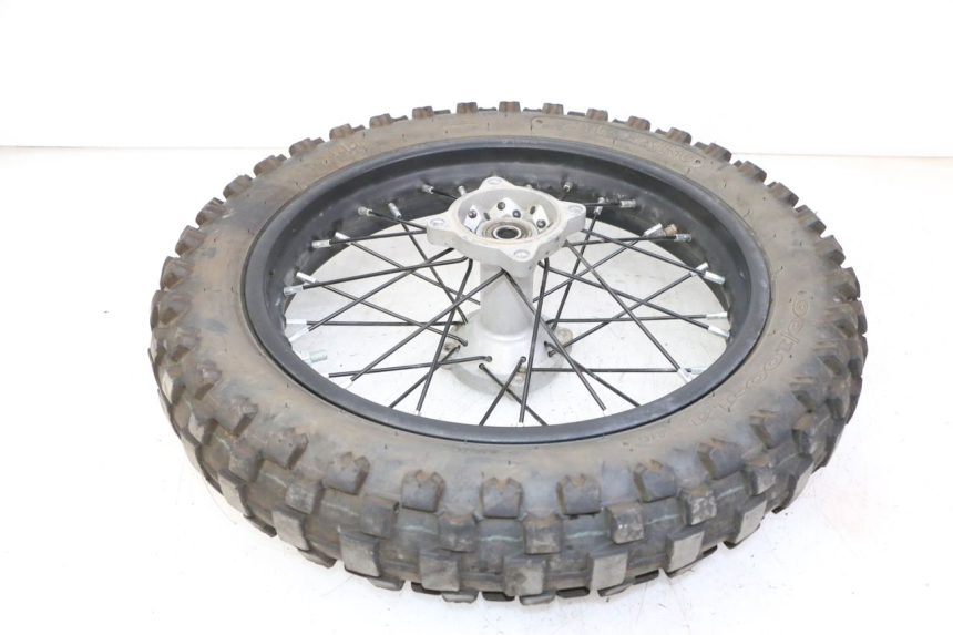 photo de CERCHIO POSTERIORE E PNEUMATICO APOLLO RFZ 125 - Altra angolazione