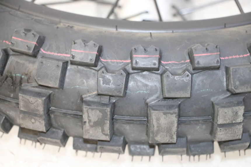 photo de CERCHIO POSTERIORE E PNEUMATICO APOLLO RFZ 125 - Altra angolazione