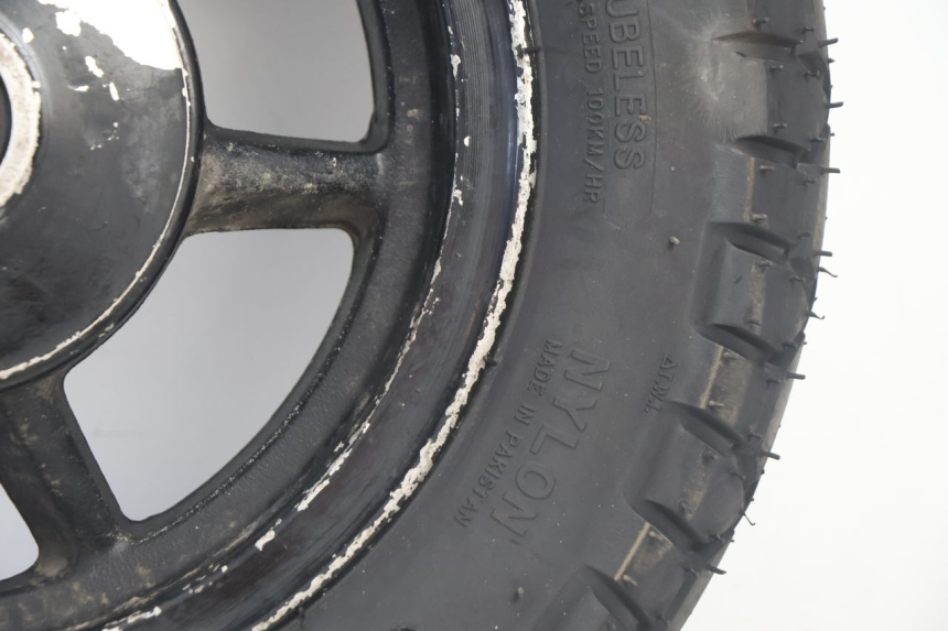photo de CERCHIO POSTERIORE E PNEUMATICO TNT MOTOR ROMA 10' 2T 50 (2011 - 2018) - Stato della superficie e materiale