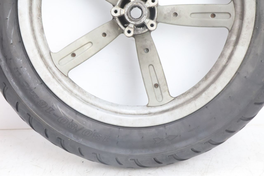 photo de CERCHIO POSTERIORE E PNEUMATICO APRILIA SCARABEO GT 125 (1999 - 2007) - Altra vista dell'articolo
