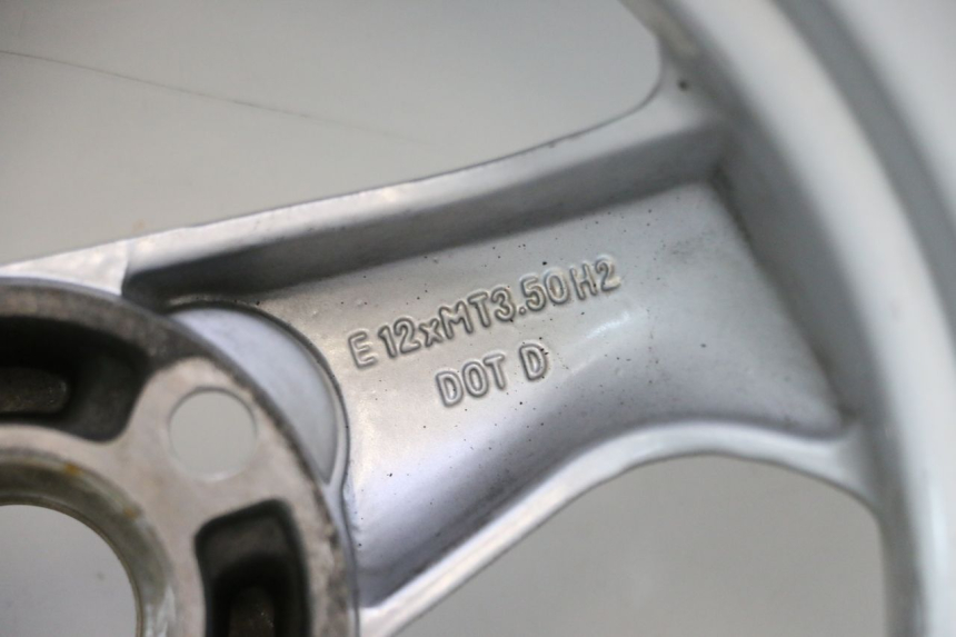 photo de CERCHIO POSTERIORE E PNEUMATICO PEUGEOT SPEEDFIGHT LC 50 (1996 - 2002) - Caratteristiche distintive