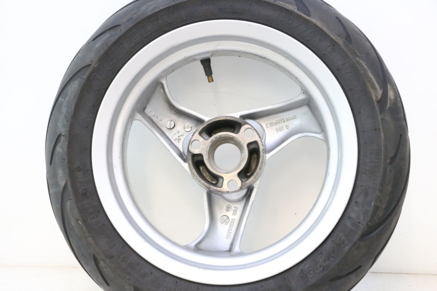 photo de CERCHIO POSTERIORE E PNEUMATICO PEUGEOT SPEEDFIGHT LC 50 (1996 - 2002) - Stato della superficie e materiale