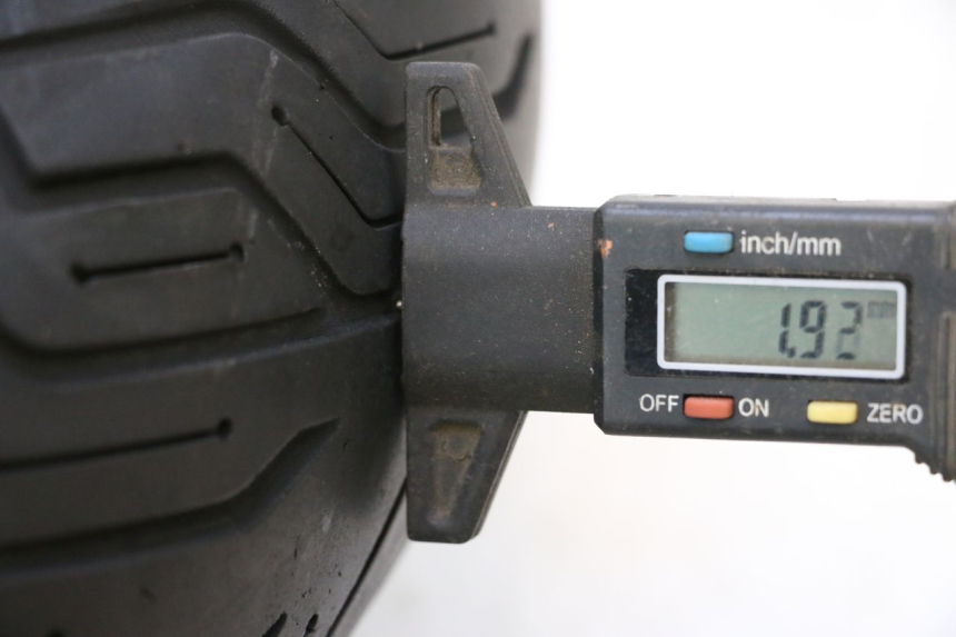 photo de CERCHIO POSTERIORE E PNEUMATICO APRILIA SR MOTARD 50 (2012 - 2018) - Ispezione visiva dettagliata