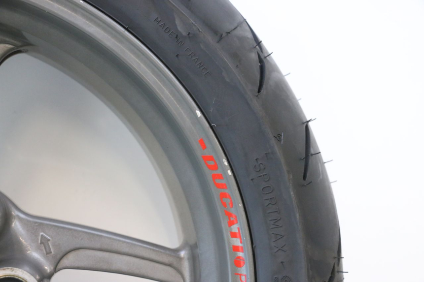 photo de CERCHIO POSTERIORE E PNEUMATICO DUCATI SS IE DS CARENEE 1000 (2002 - 2006) - Focus sulla struttura