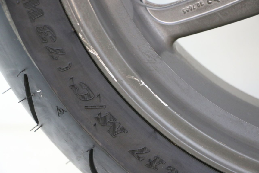 photo de CERCHIO POSTERIORE E PNEUMATICO DUCATI SS IE DS CARENEE 1000 (2002 - 2006) - Zoom qualità usato