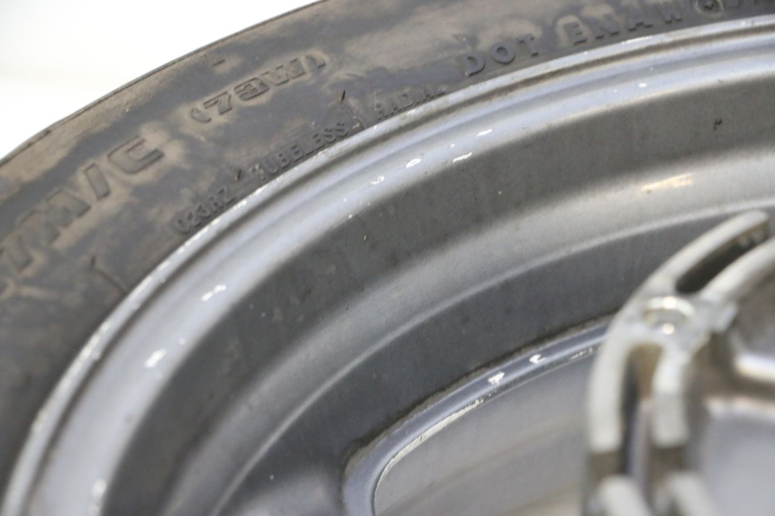 photo de CERCHIO POSTERIORE E PNEUMATICO HONDA ST PAN EUROPEAN 1100 (1990 - 2002) - Caratteristiche distintive