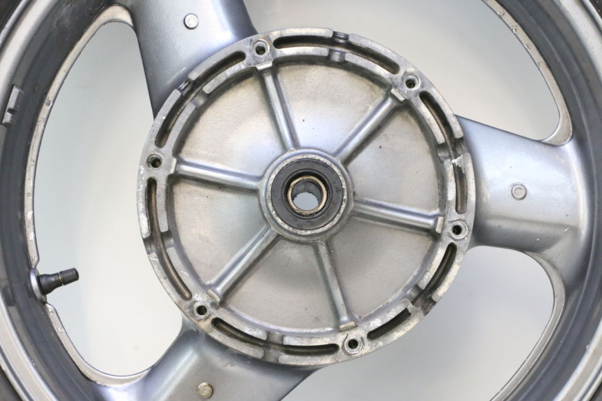 photo de CERCHIO POSTERIORE E PNEUMATICO HONDA ST PAN EUROPEAN 1100 (1990 - 2002) - Altra angolazione