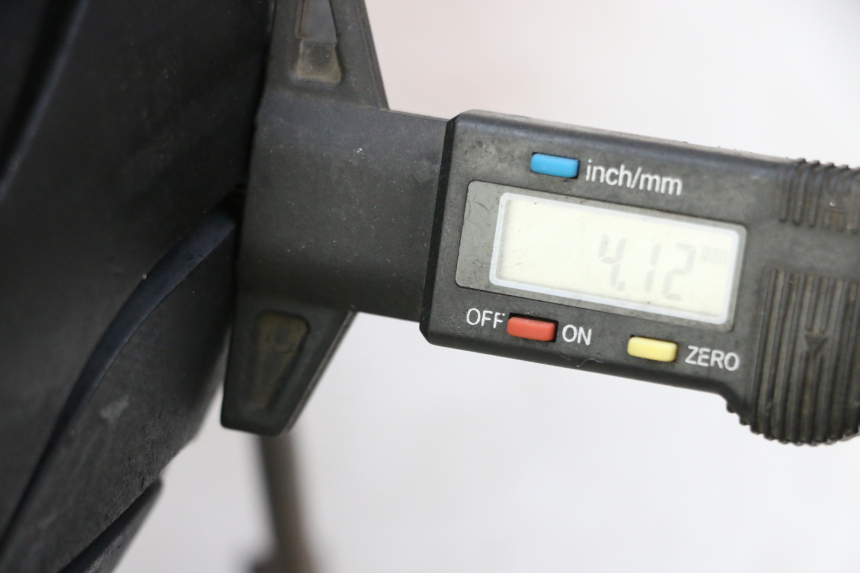 photo de CERCHIO POSTERIORE E PNEUMATICO SUZUKI GSX F GSXF 650 (2007 - 2015) - Primo piano ad alta risoluzione