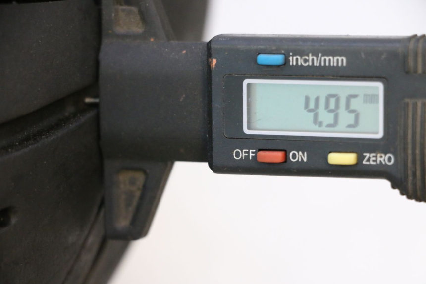 photo de CERCHIO POSTERIORE E PNEUMATICO SUZUKI SV S 650 (2003 - 2009) - Dettaglio del componente