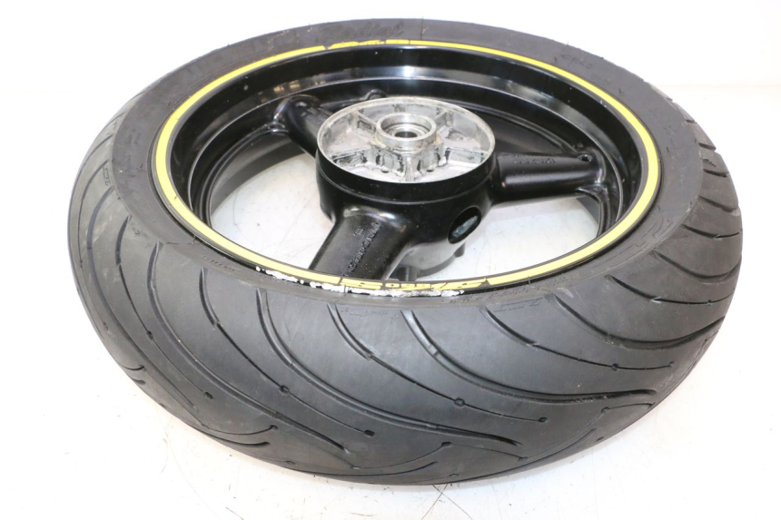 photo de CERCHIO POSTERIORE E PNEUMATICO SUZUKI SV S 650 (2003 - 2009) - Altra angolazione