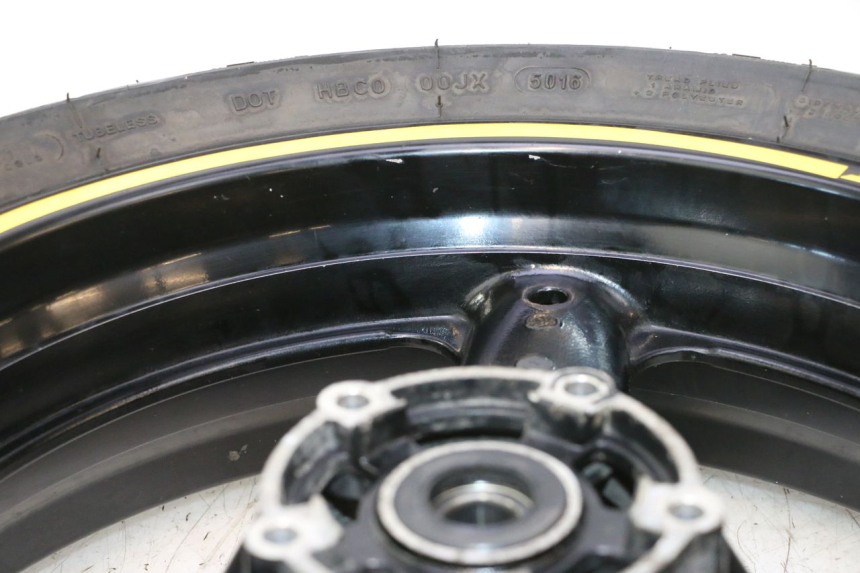 photo de CERCHIO POSTERIORE E PNEUMATICO SUZUKI SV S 650 (2003 - 2009) - Dettagli dei punti di fissaggio