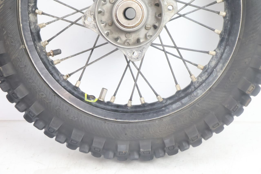 photo de CERCHIO POSTERIORE E PNEUMATICO KTM SX 85 (2018 - 2024) - Zoom sullo stato d'uso