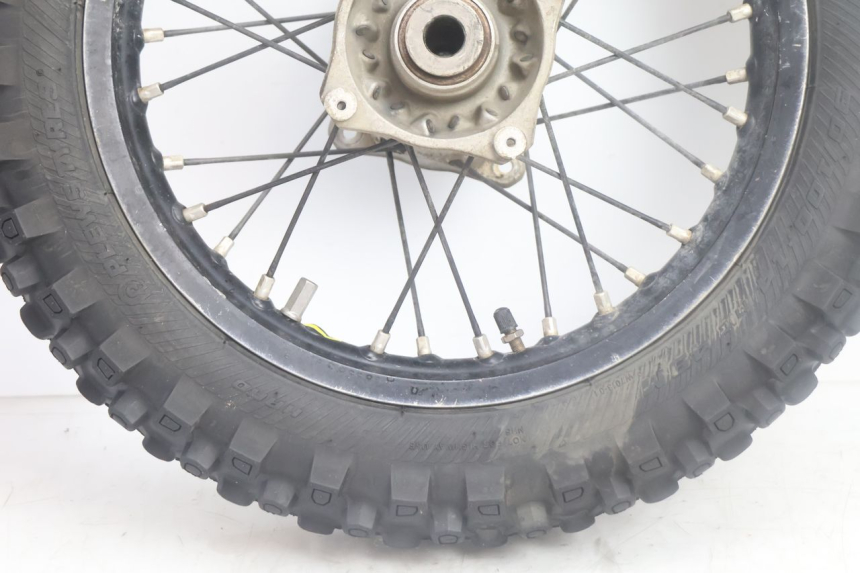 photo de CERCHIO POSTERIORE E PNEUMATICO KTM SX 85 (2018 - 2024) - Marcature e riferimenti originali