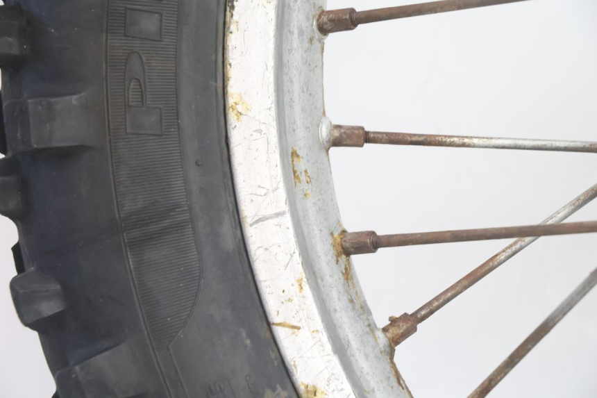 photo de CERCHIO POSTERIORE E PNEUMATICO HUSABERG TE 250 (2011 - 2014) - Primo piano tecnico