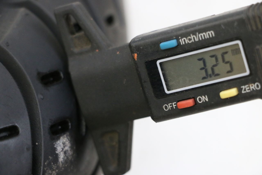 photo de CERCHIO POSTERIORE E PNEUMATICO NECO TEMPO 4T 50 (2022 - 2026) - Angolazione alternativa