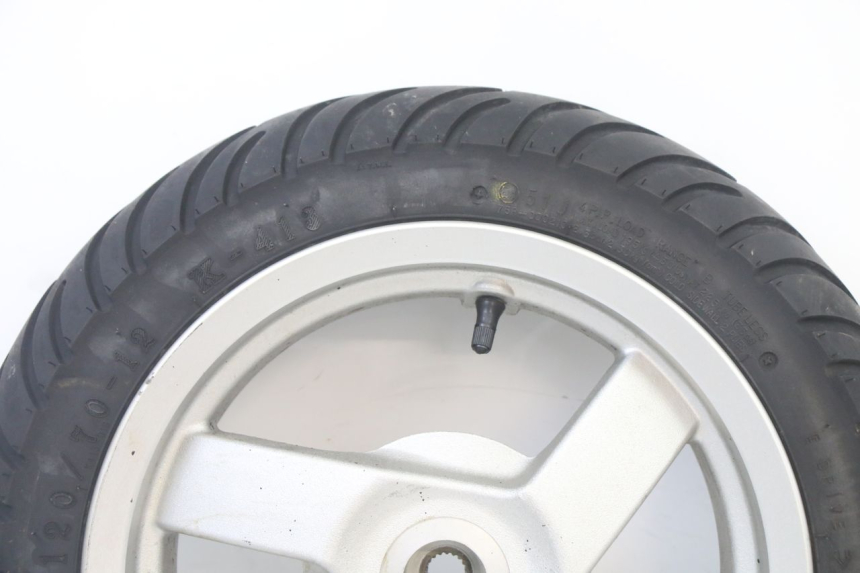 photo de CERCHIO POSTERIORE E PNEUMATICO PEUGEOT VIVACITY NEW 2T 50 (2008 - 2017) - Zoom sullo stato d'uso