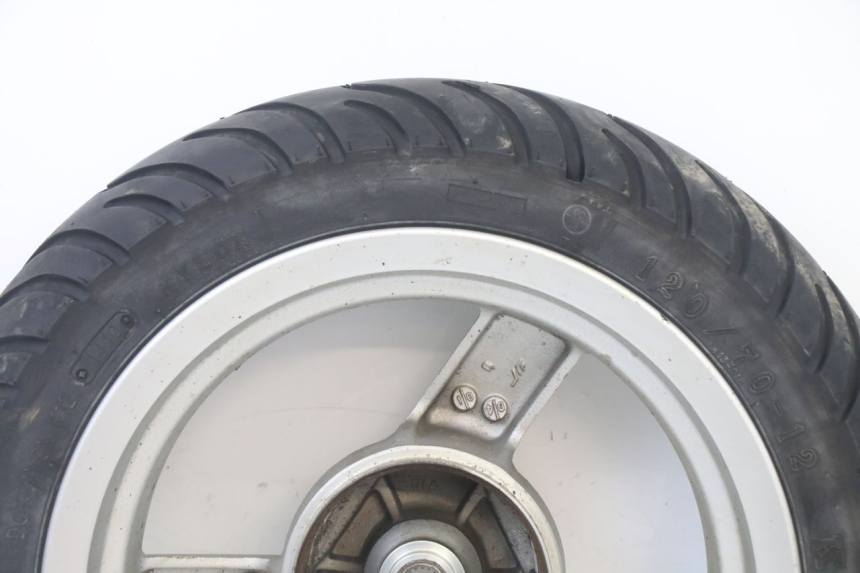 photo de CERCHIO POSTERIORE E PNEUMATICO PEUGEOT VIVACITY NEW 2T 50 (2008 - 2017) - Stato della superficie e materiale