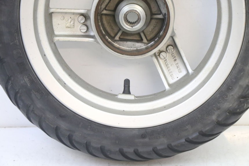 photo de CERCHIO POSTERIORE E PNEUMATICO PEUGEOT VIVACITY NEW 2T 50 (2008 - 2017) - Ricambio usato controllato