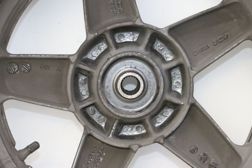 photo de CERCHIO POSTERIORE E PNEUMATICO YAMAHA X-MAX XMAX 125 (2010 - 2013) - Foto prodotto supplementare