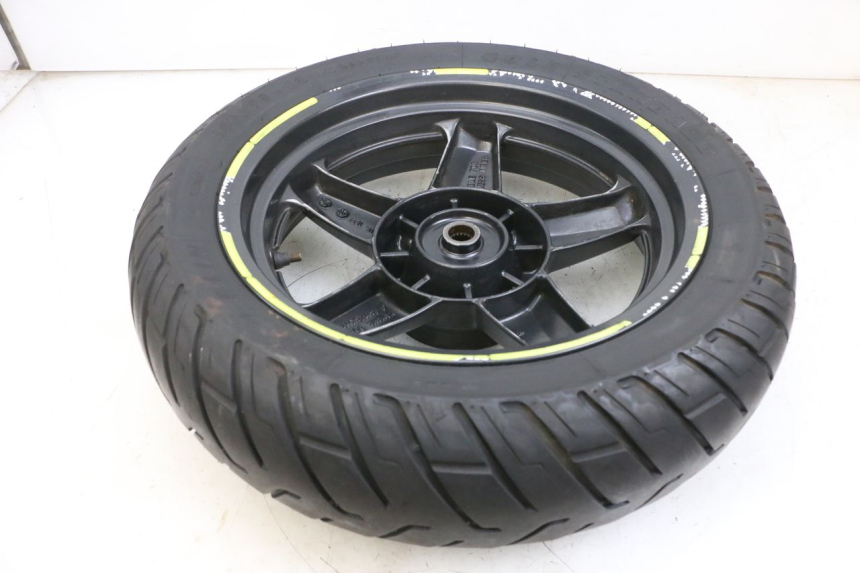 photo de CERCHIO POSTERIORE E PNEUMATICO YAMAHA XMAX X-MAX 125 (2006 - 2009) - Zoom sullo stato d'uso