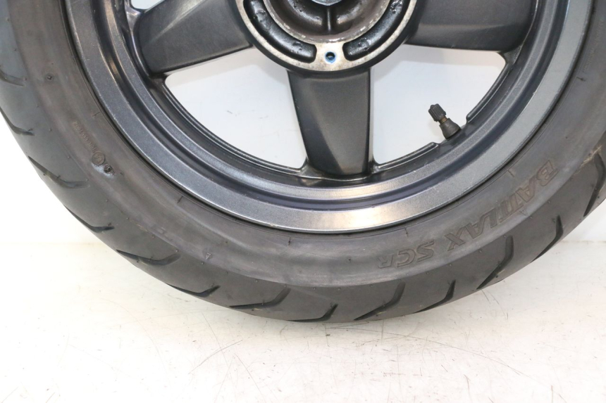 photo de CERCHIO POSTERIORE E PNEUMATICO YAMAHA XMAX X-MAX 125 (2006 - 2009) - Ispezione visiva dettagliata