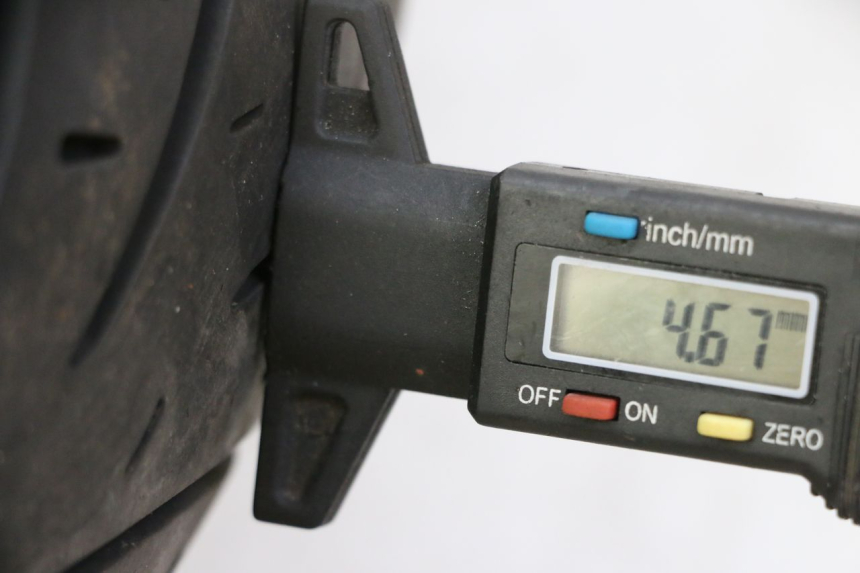 photo de CERCHIO POSTERIORE E PNEUMATICO YAMAHA XJ6 ABS 600 (2008 - 2016) - Zoom sullo stato d'uso