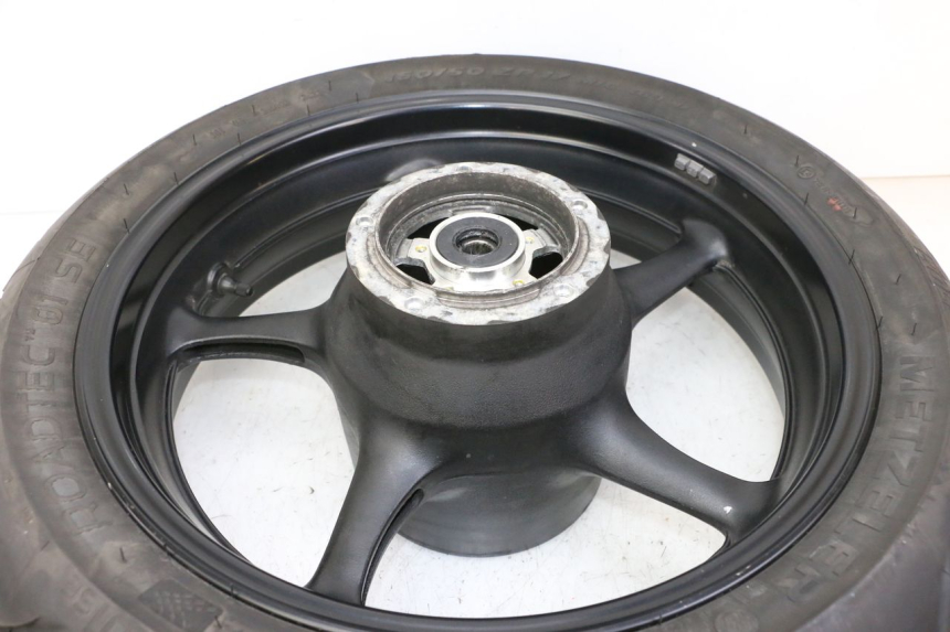 photo de CERCHIO POSTERIORE E PNEUMATICO YAMAHA XJ6 ABS 600 (2008 - 2016) - Altra angolazione