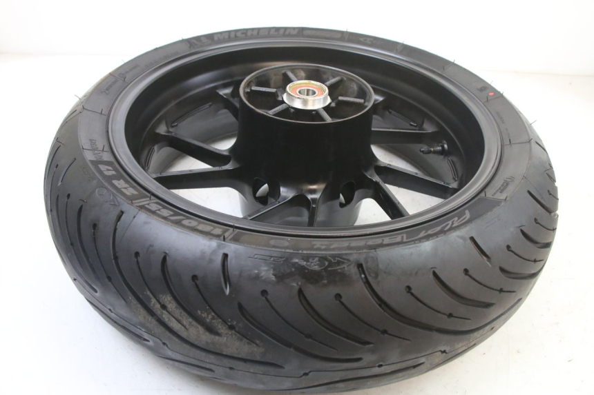 photo de CERCHIO POSTERIORE E PNEUMATICO YAMAHA TRACER 7 700 (2020 - 2024) - Dettaglio del componente