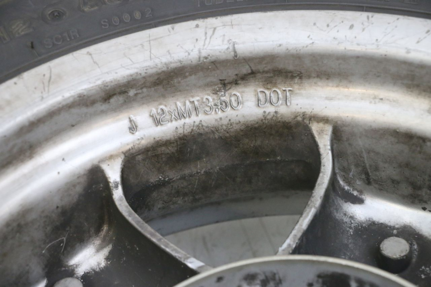 photo de CERCHIO POSTERIORE E PNEUMATICO YAMAHA YP MAJESTY 125 (2002 - 2006) - Zoom sullo stato d'uso