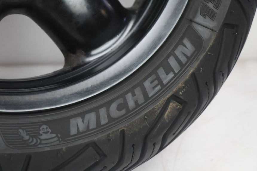 photo de CERCHIO POSTERIORE E PNEUMATICO YAMAHA YP MAJESTY 125 (2002 - 2006) - Focus sulla struttura