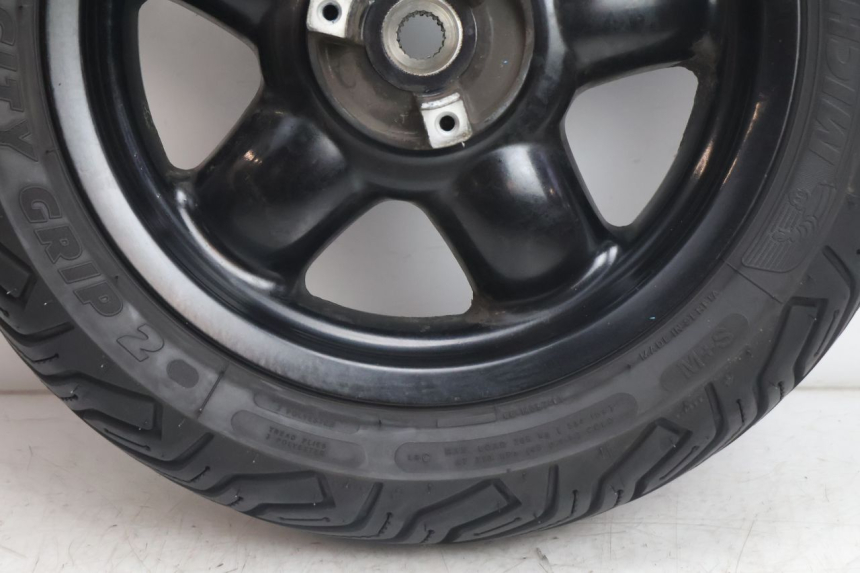 photo de CERCHIO POSTERIORE E PNEUMATICO YAMAHA YP MAJESTY 125 (2002 - 2006) - Zoom sullo stato d'uso