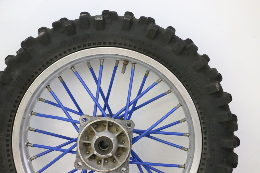 photo de CERCHIO POSTERIORE E PNEUMATICO YAMAHA YZ 85 (2002 - 2018) - Caratteristiche distintive