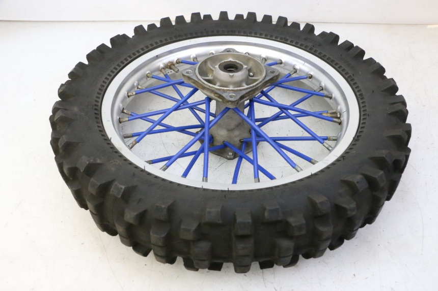photo de CERCHIO POSTERIORE E PNEUMATICO YAMAHA YZ 85 (2002 - 2018) - Dettagli dei punti di fissaggio