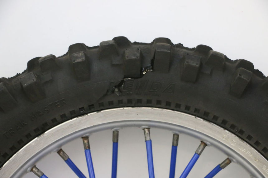 photo de CERCHIO POSTERIORE E PNEUMATICO YAMAHA YZ 85 (2002 - 2018) - Marcature e riferimenti originali