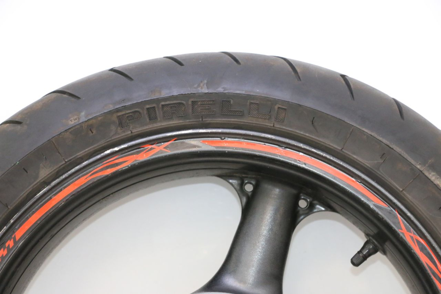 photo de CERCHIO POSTERIORE E PNEUMATICO KAWASAKI ZX-6R ZX6R 600 (1995 - 1997) - Altra vista dell'articolo