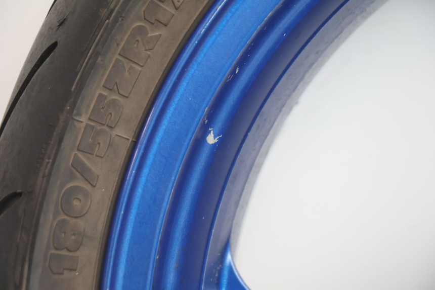 photo de CERCHIO POSTERIORE E PNEUMATICO KAWASAKI ZX-6R ZX6R 600 (2000 - 2002) - Focus sulla struttura