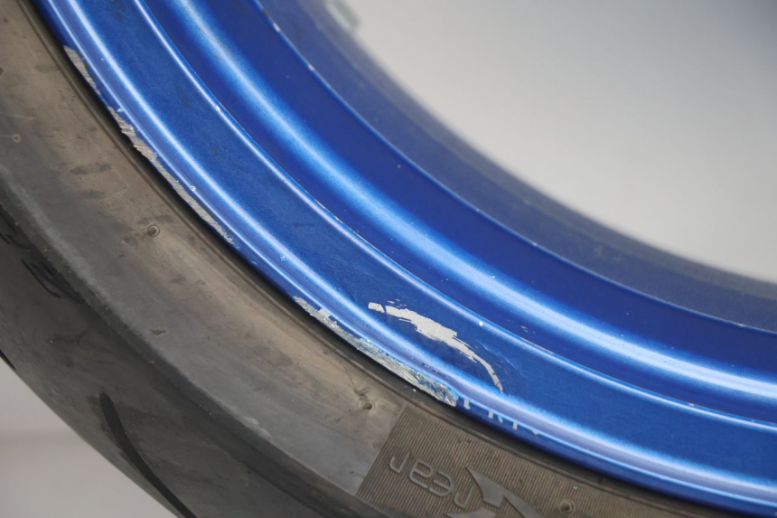 photo de CERCHIO POSTERIORE E PNEUMATICO KAWASAKI ZX-6R ZX6R 600 (2000 - 2002) - Angolazione alternativa