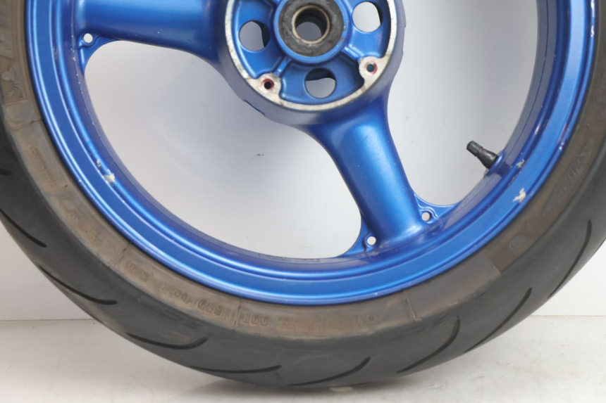photo de CERCHIO POSTERIORE E PNEUMATICO KAWASAKI ZX-6R ZX6R 600 (2000 - 2002) - Zoom sullo stato d'uso
