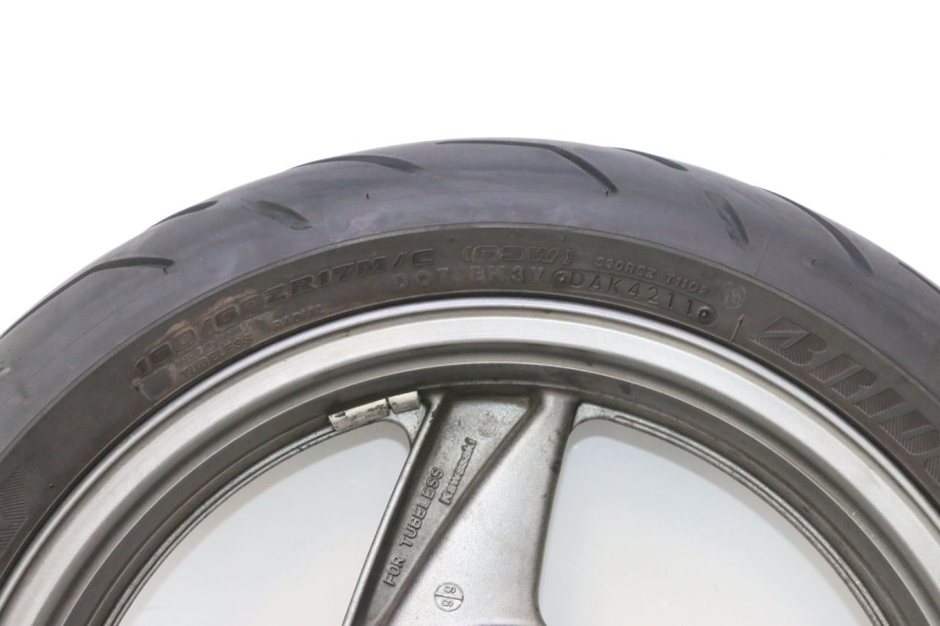 photo de CERCHIO POSTERIORE E PNEUMATICO KAWASAKI ZZR 600 (1995 - 2004) - Zoom sullo stato d'uso