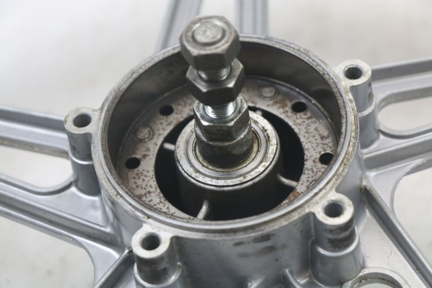 photo de CERCHIO POSTERIORE PEUGEOT 103 VOGUE VS2 50 (2004 - 2017) - Ricambio usato controllato