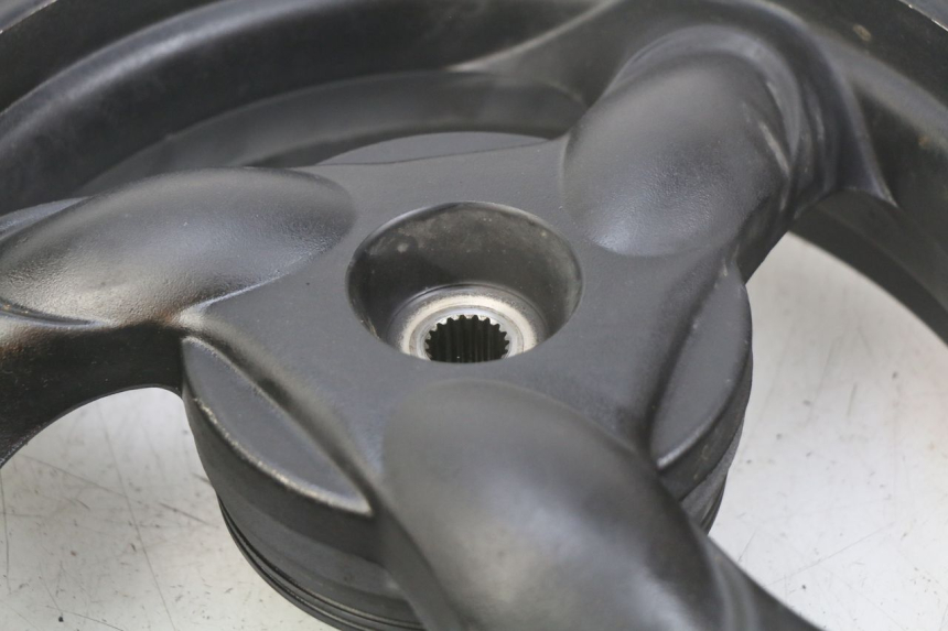 photo de CERCHIO POSTERIORE KYMCO AGILITY 4T 50 (2018 - 2022) - Caratteristiche distintive