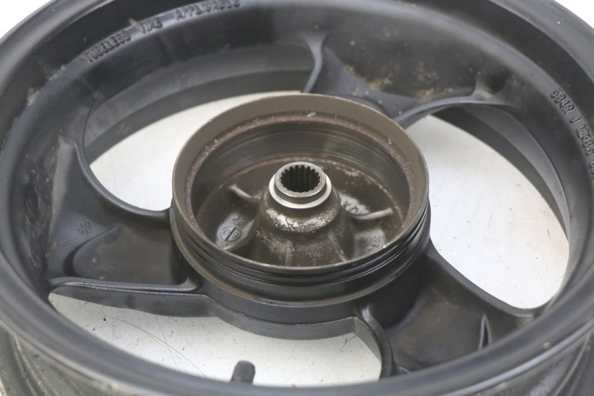 photo de CERCHIO POSTERIORE KYMCO AGILITY 4T 50 (2018 - 2022) - Zoom sui componenti